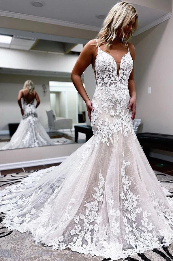Robe de mariée sirène à bretelles spaghetti et coupe trapèze avec appliques en dentelle WD693