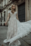 Flügelärmeliges Elfenbein-Spitzen-Boho-Brautkleid Strand-Brautkleid