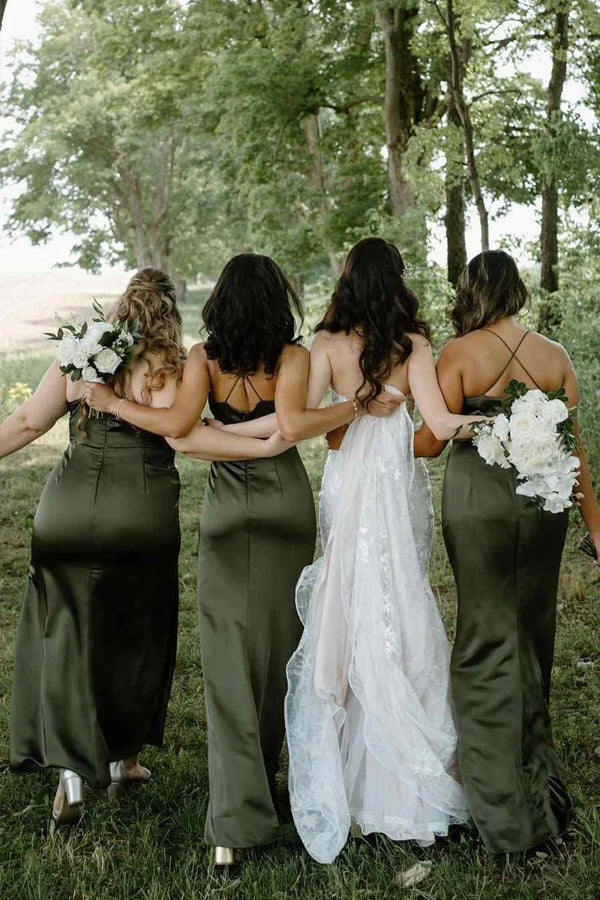 Olivgrünes Brautjungfernkleid mit Wasserfallausschnitt, Spaghettiträgern und Plissee aus Satin BD149