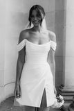 Schulterfreies Satin-Hochzeitskleid mit Wasserfallausschnitt, schlichtes kurzes Kleid WD778