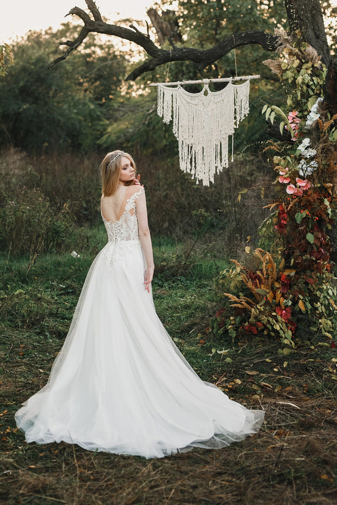 Rustic Wedding Dress Forest Bridal Gown with Floral Lace Applique-Pgmdress