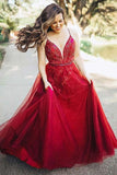 Robe de bal bordeaux à bretelles spaghetti et coupe trapèze avec appliqués PG779