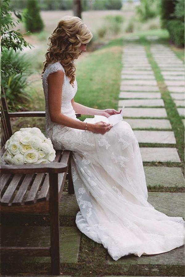 Elegant Lace Appliques Wedding Dress With Zipper Button US4 / Custom Color
