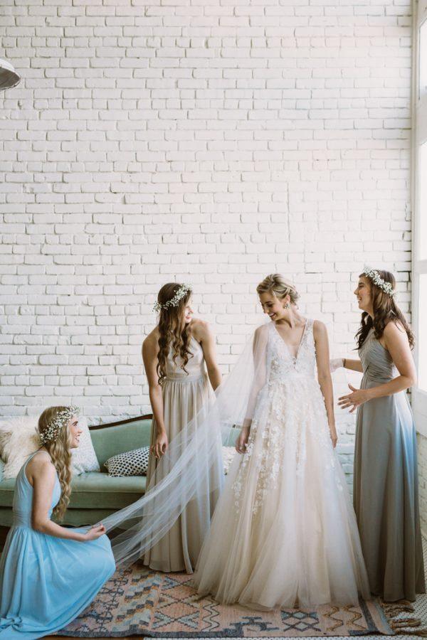 Lace Applique Ivory Wedding Dresses V Neck Beach Wedding Dress WD292 - Pgmdress
