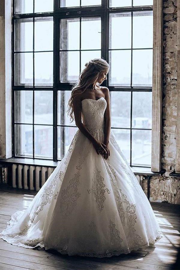 Ball Gown Sweep Train Sweetheart Wedding Dress with Appliques WD442 US6 / Ivory