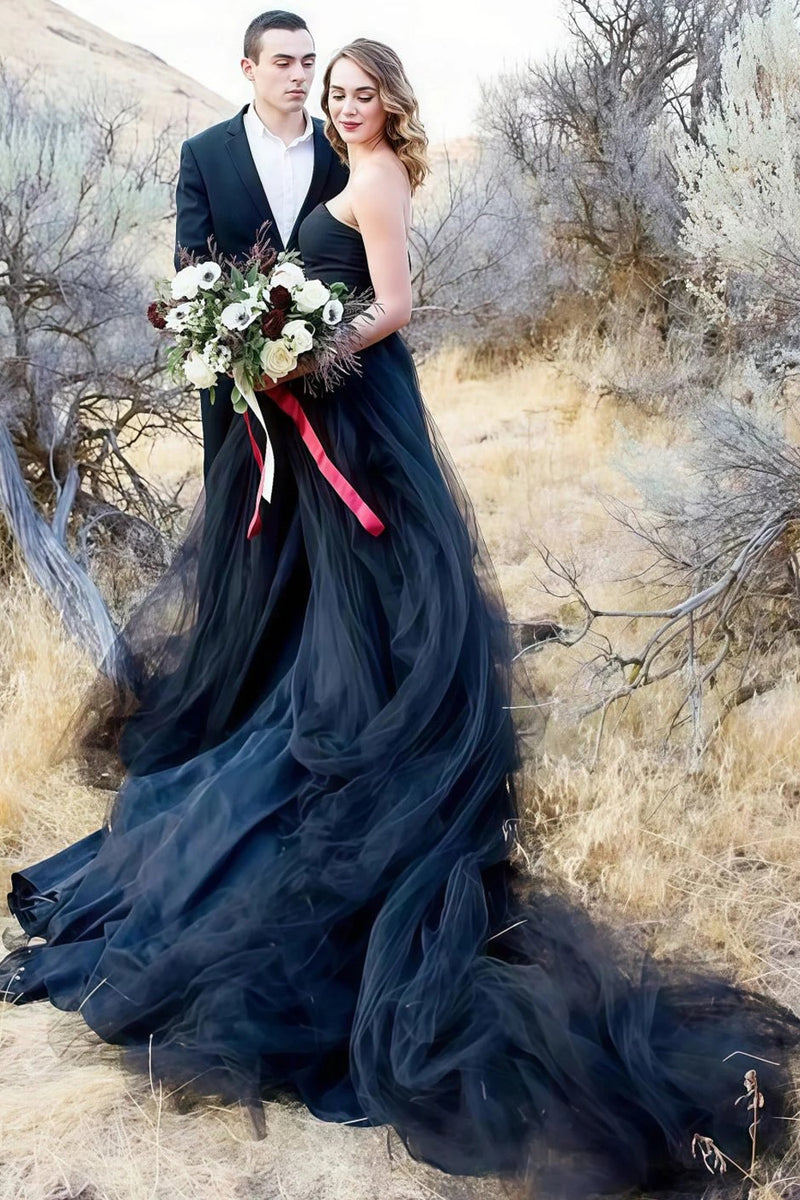 Schwarze Gothic Brautkleider A-Linie Ärmellos Mit Schleppe WD704