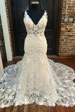Langes Brautkleid im Meerjungfrau-Stil mit floraler Spitze und V-Ausschnitt in Elfenbeinfarbe WD626