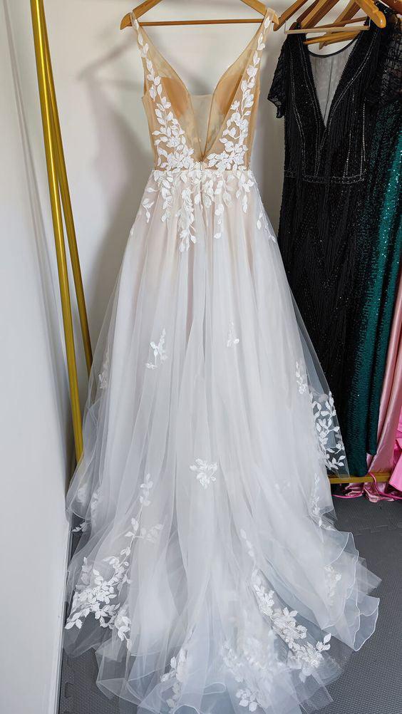 Deep V Neck Lace Wedding Dresses Romantic Bridal Gown With Train