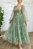 Robe de soirée en tulle brodé vert clair à manches longues bouffantes PSK304