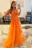 Langes Ballkleid aus orangefarbenem Tüll und Spitze. Formelles Abendkleid aus orangefarbenem Tüll PSK366