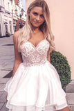 A-Line Spaghetti Straps Tiered White Homecoming Dress avec Appliques PD405