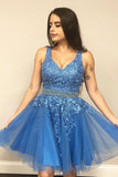 Une ligne col en V bleu robe de bal courte robe de bal avec appliques PD423