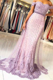 Schulterfreies Abendkleid im Meerjungfrau-Stil in Lavendel mit Schleppe aus Perlenapplikationen PG756 