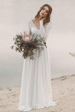 Robes de mariée de plage en dentelle à manches longues avec col en V simple et dos ouvert WD474